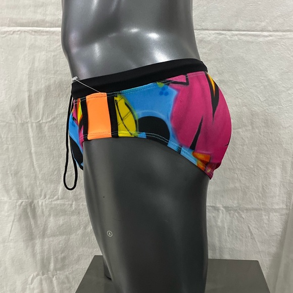 Men’s swimwear - Picture 3 of 8